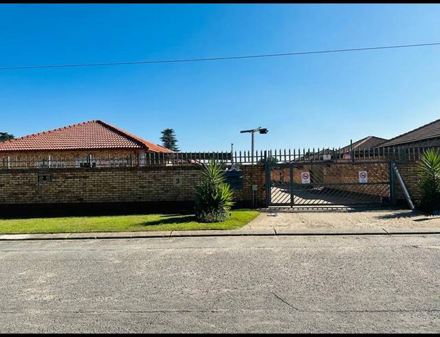 2 BEDROOM PROPERTY TO RENT IN ROBIN PARK